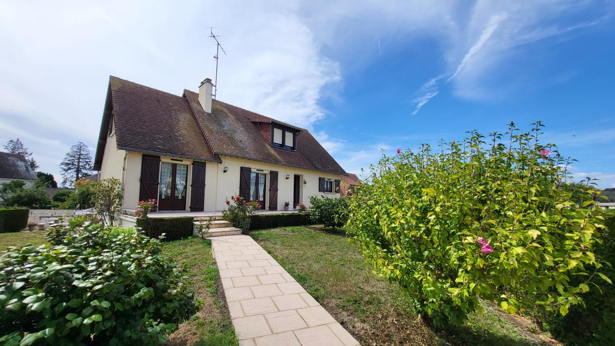Maison 6 pièces 130 m² · à Livarot · 130 m² · 273 000 €