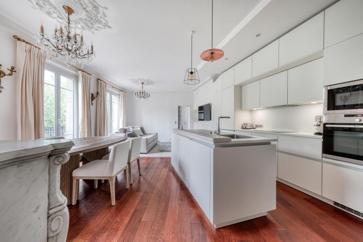 Appartement 4 pièces 73 m² · à Paris 7e Arrondissement · 73 m² · 3 744 €/mois