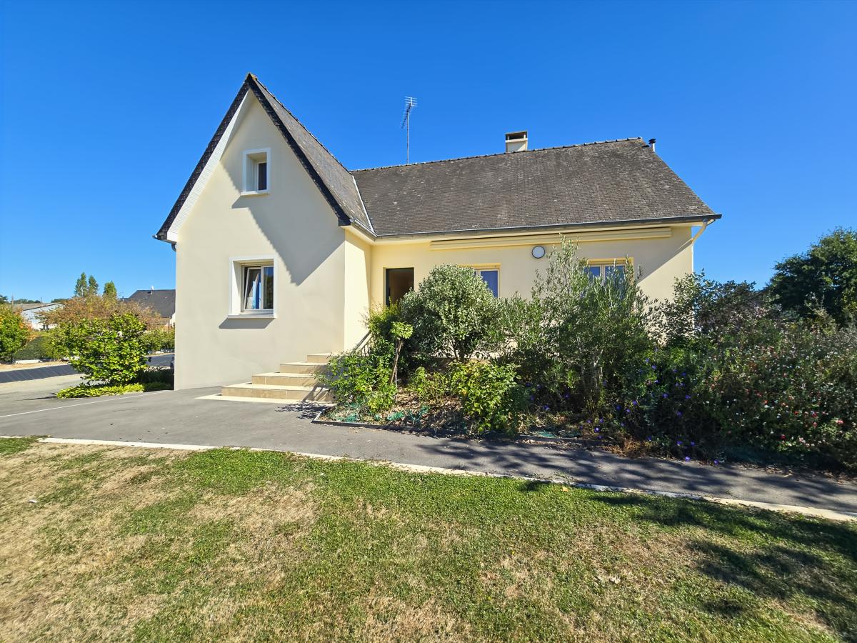 Maison 6 pièces 136 m² · au Bourgneuf-la-Forêt · 136 m² · 234 000 €