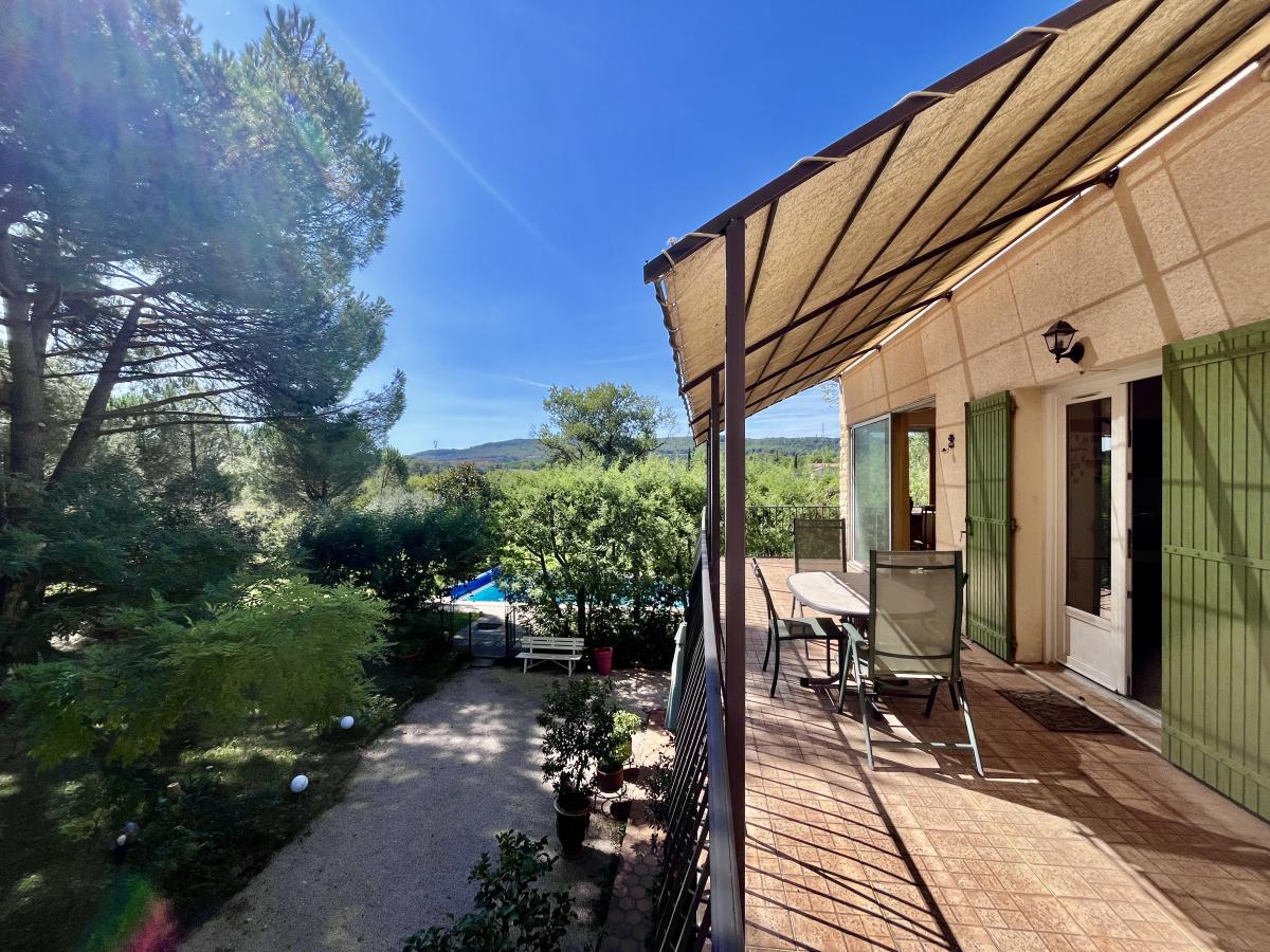 Maison 11 pièces 247 m² · à Bagnols-sur-Cèze · 247 m² · 429 000 €