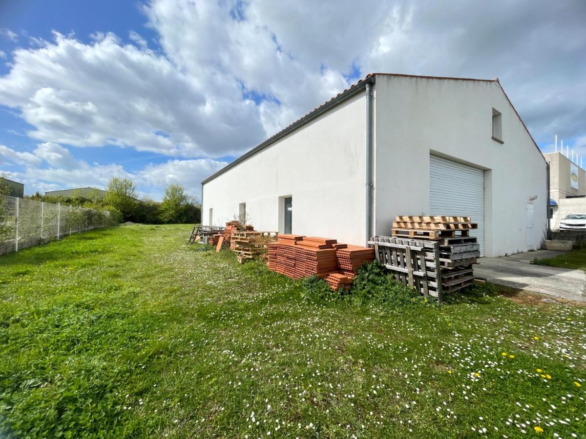 Local commercial 227 m² · à Saint-Christophe · 227 m² · 301 600 €