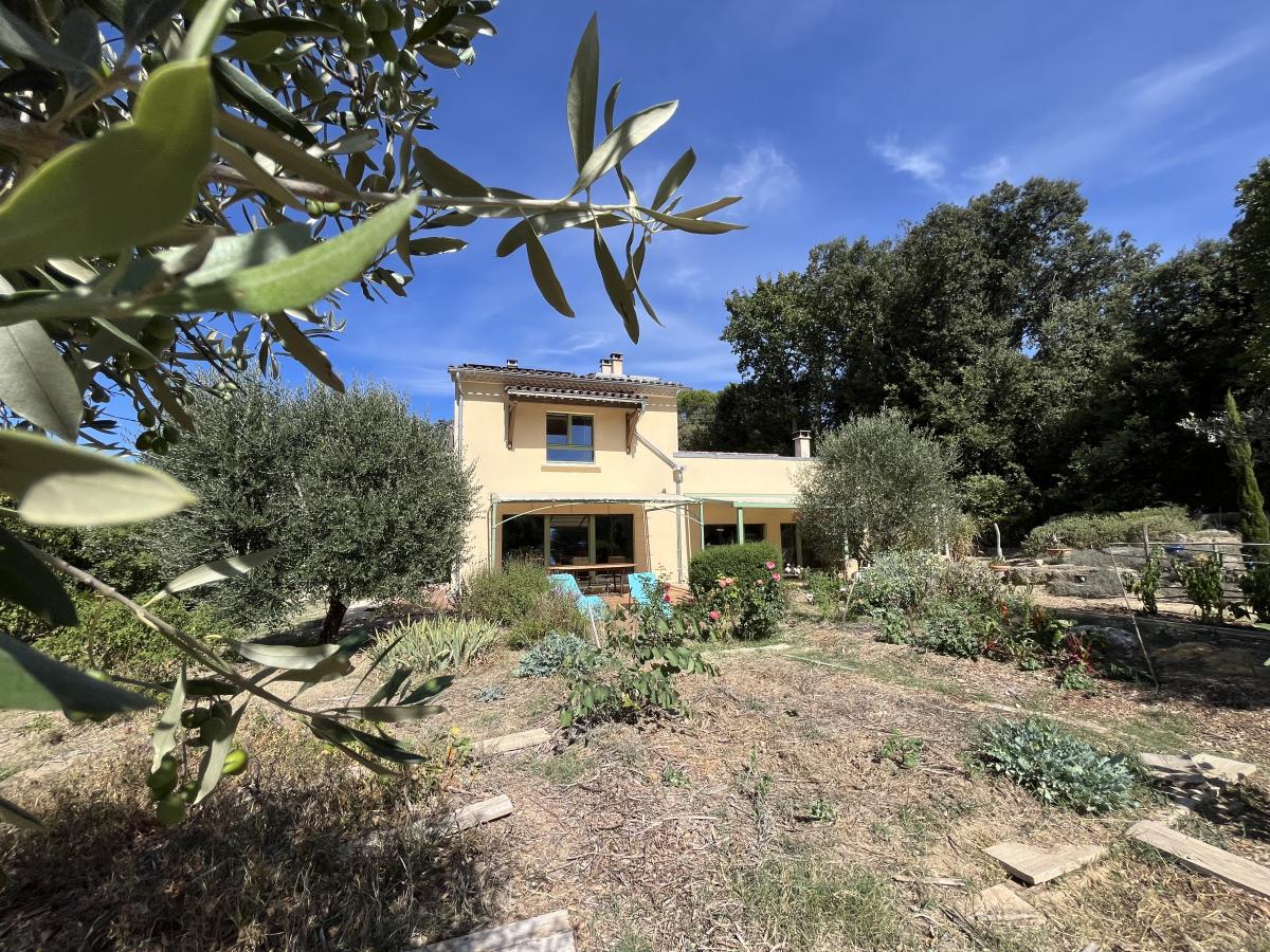 Maison 6 pièces 145 m² · à Saint-Victor-des-Oules · 145 m² · 493 500 €