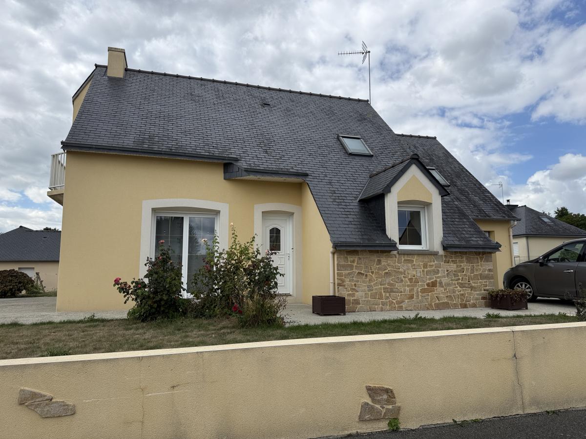 Maison 100 m² · à Plouguenast-Langast · 100,3 m² · 228 844 €