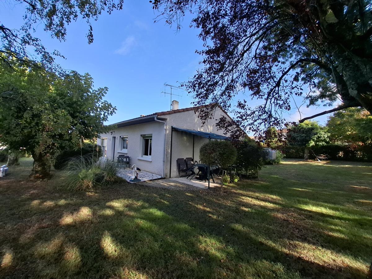 Maison 4 pièces 105 m² · à Saint-Georges-des-Coteaux · 105 m² · 236 070 €