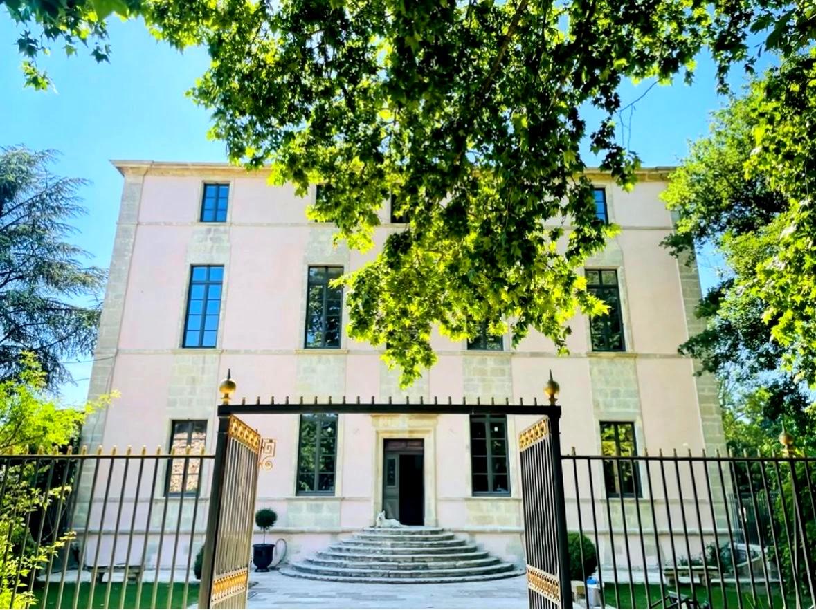 Maison 24 pièces 869 m² · à Caissargues · 869 m² · 2 985 000 €