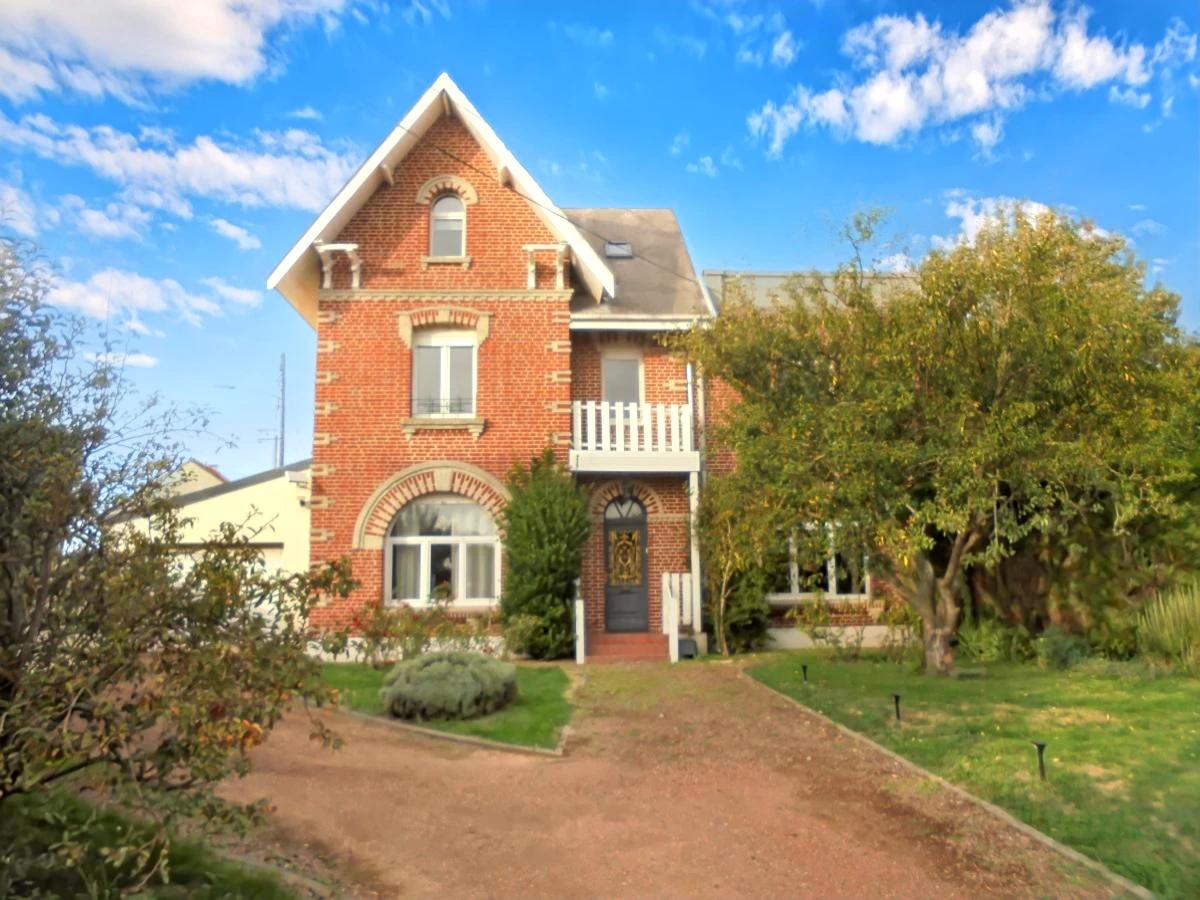 Maison 10 pièces 291 m² · à Hersin-Coupigny · 291 m² · 350 000 €