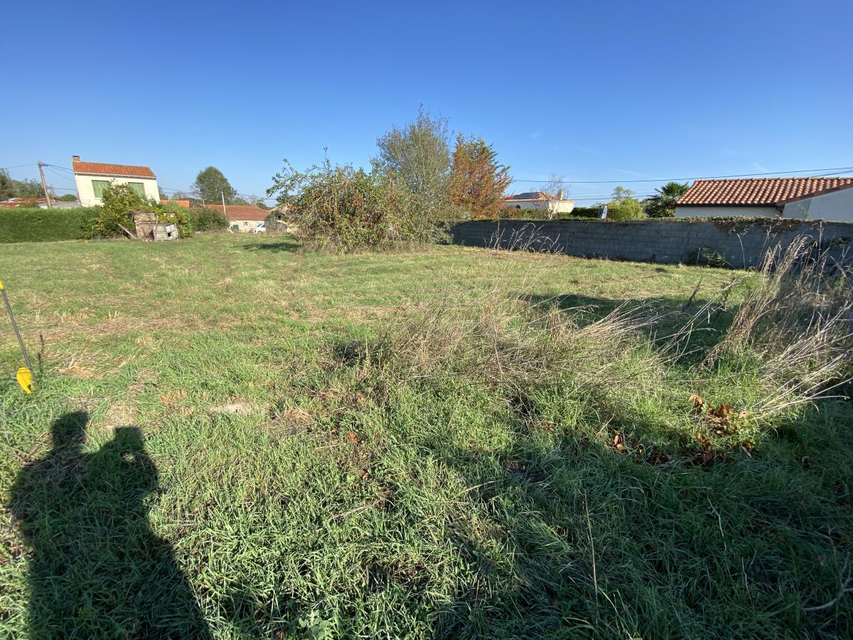 Terrain 1002 m² · au Bignon · 189 000 €