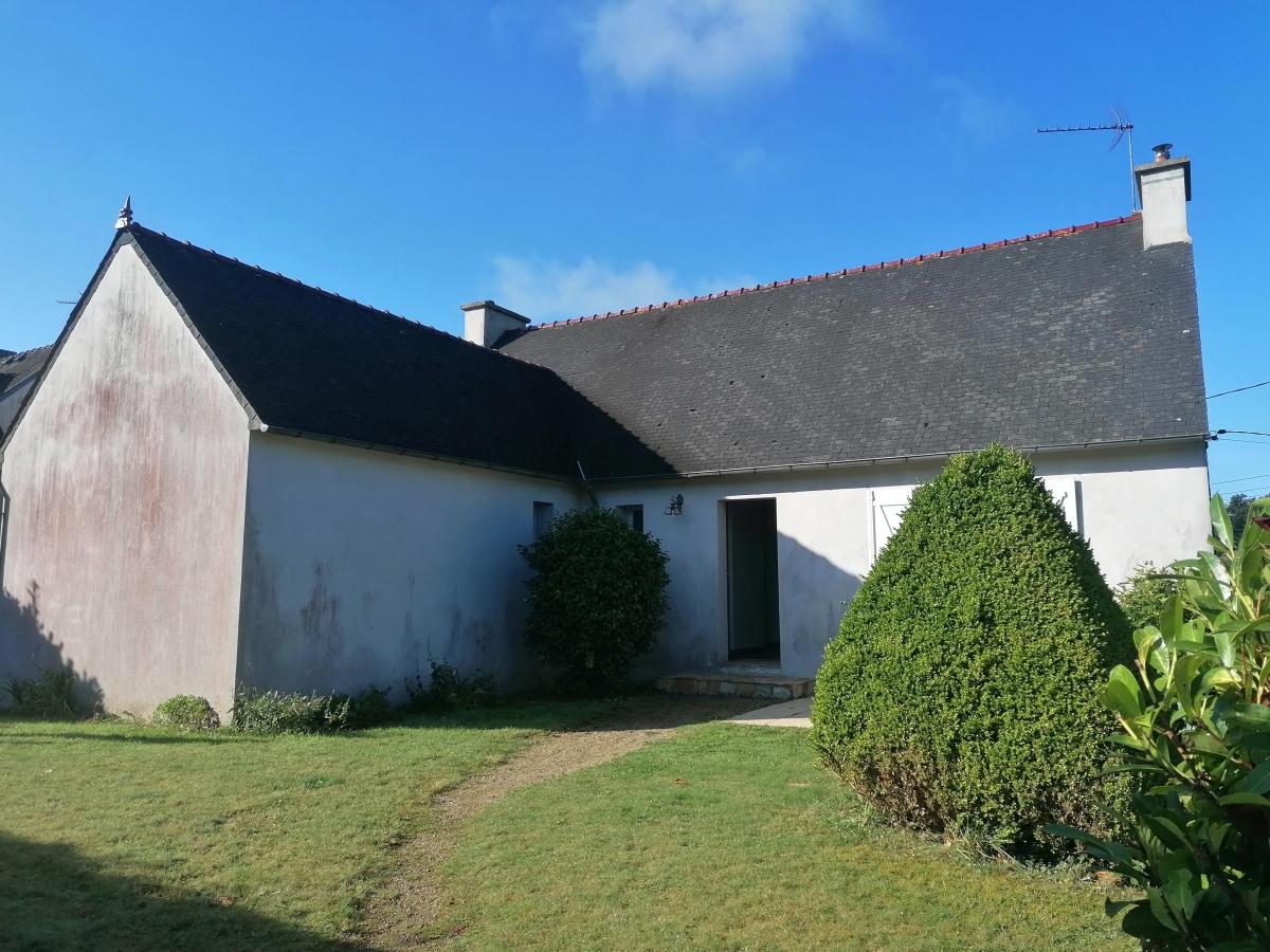 Maison 4 pièces 94 m² · à Lampaul-Guimiliau · 94 m² · 156 300 €