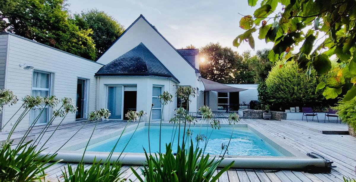 Maison 6 pièces 200 m² · à Theix-Noyalo · 200 m² · 883 000 €