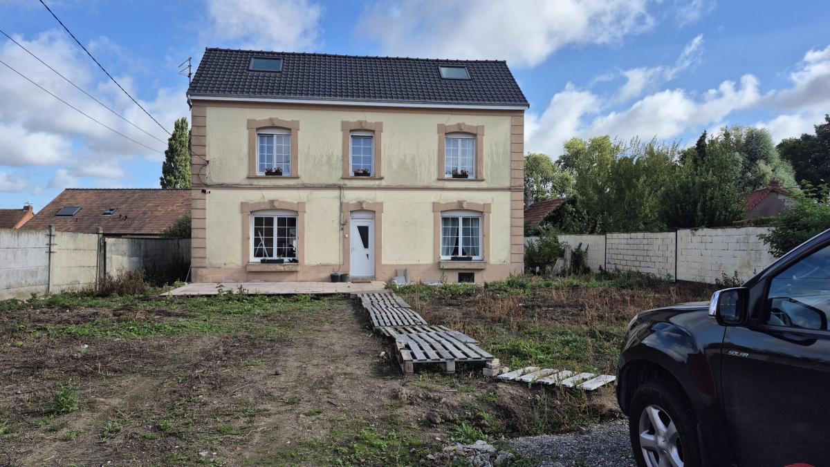 Maison 4 pièces 119 m² · à Achiet-le-Grand · 119 m² · 162 200 €