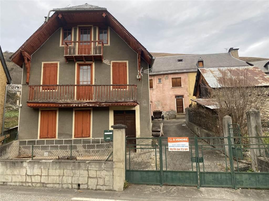 Maison 9 pièces 189 m² · à Garin · 189 m² · 171 000 €