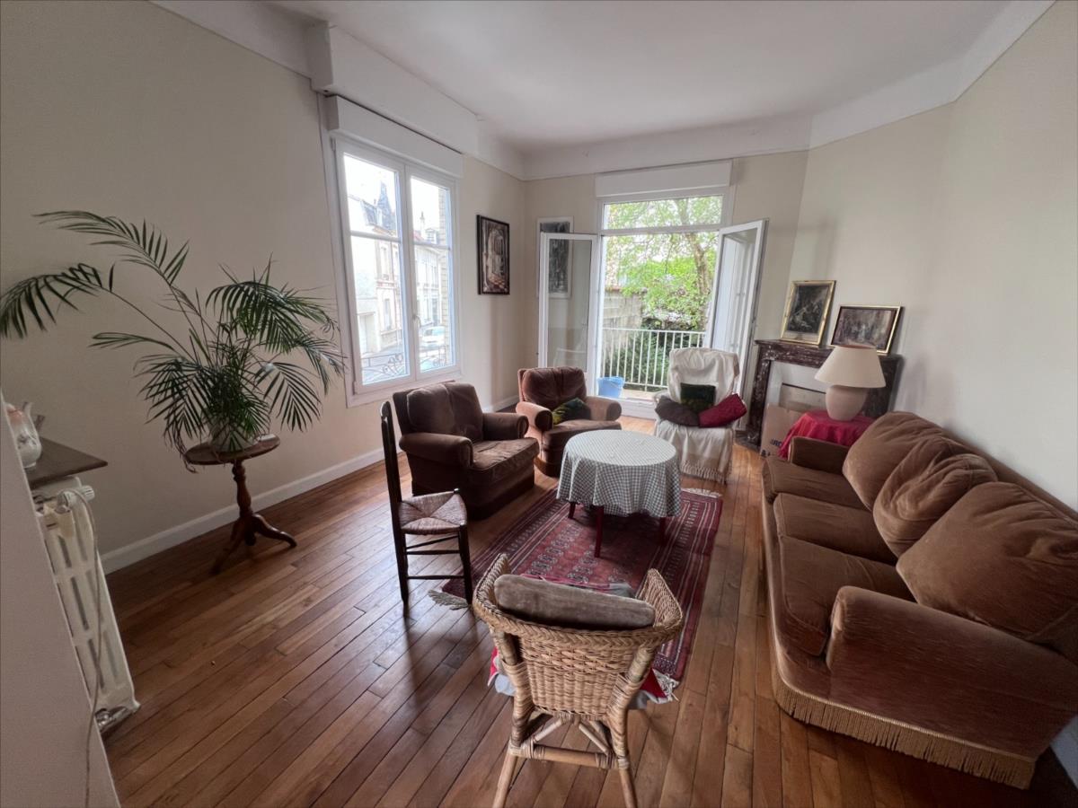 Maison 14 pièces 390 m² · à Reims · 390 m² · 888 000 €