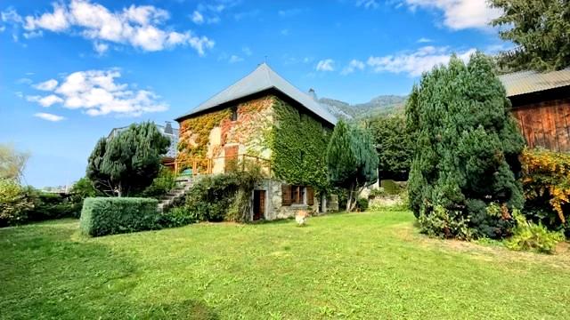 Maison 11 pièces 414 m² · à Châtillon-sur-Cluses · 414 m² · 940 000 €