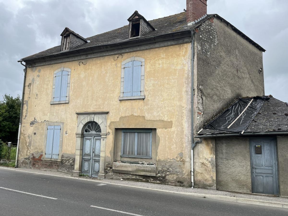 Maison 8 pièces 170 m² · à Horgues · 170 m² · 59 000 €
