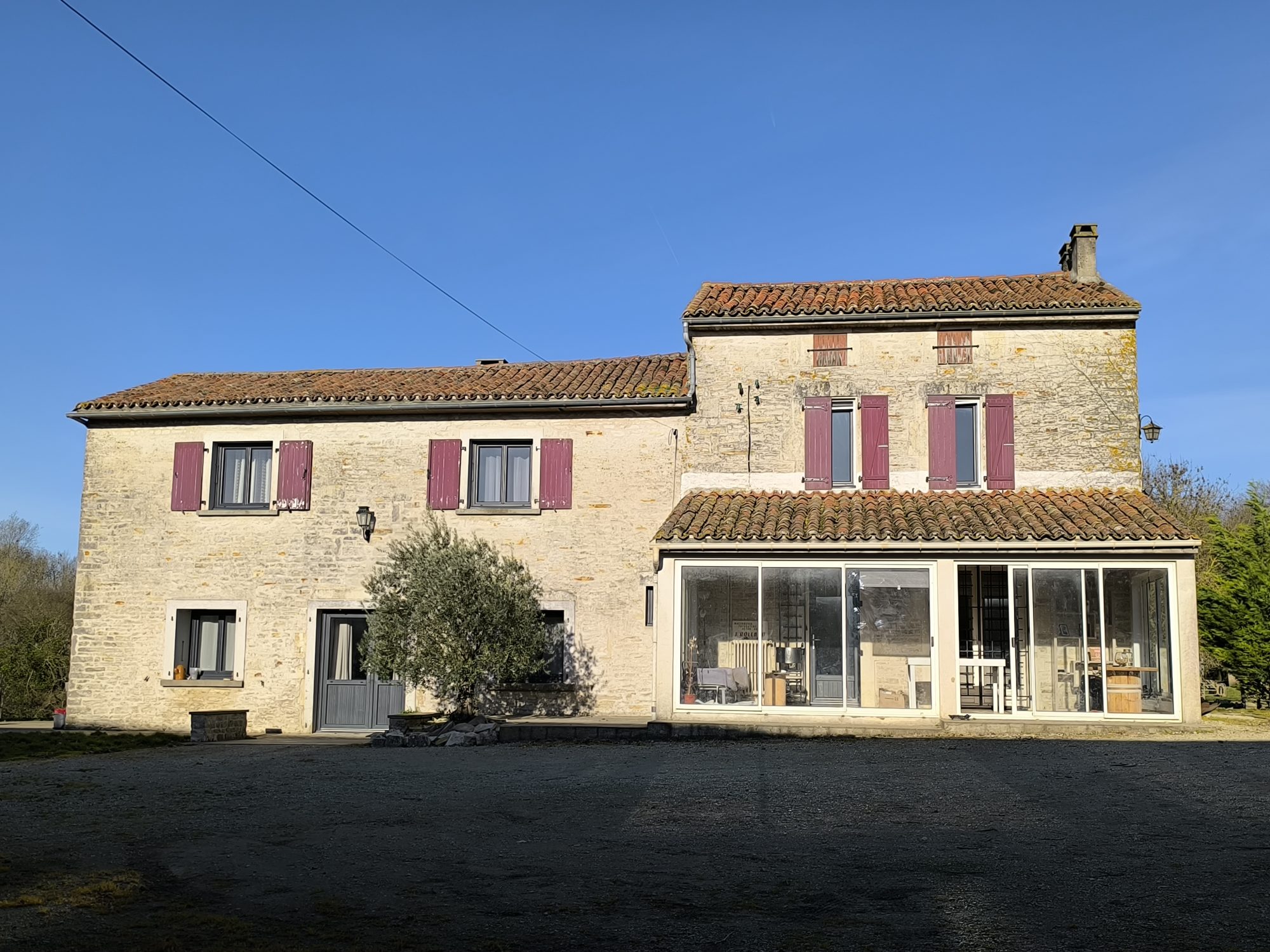 Maison 5 pièces 198 m² · à Ébréon · 197,9 m² · 334 000 €