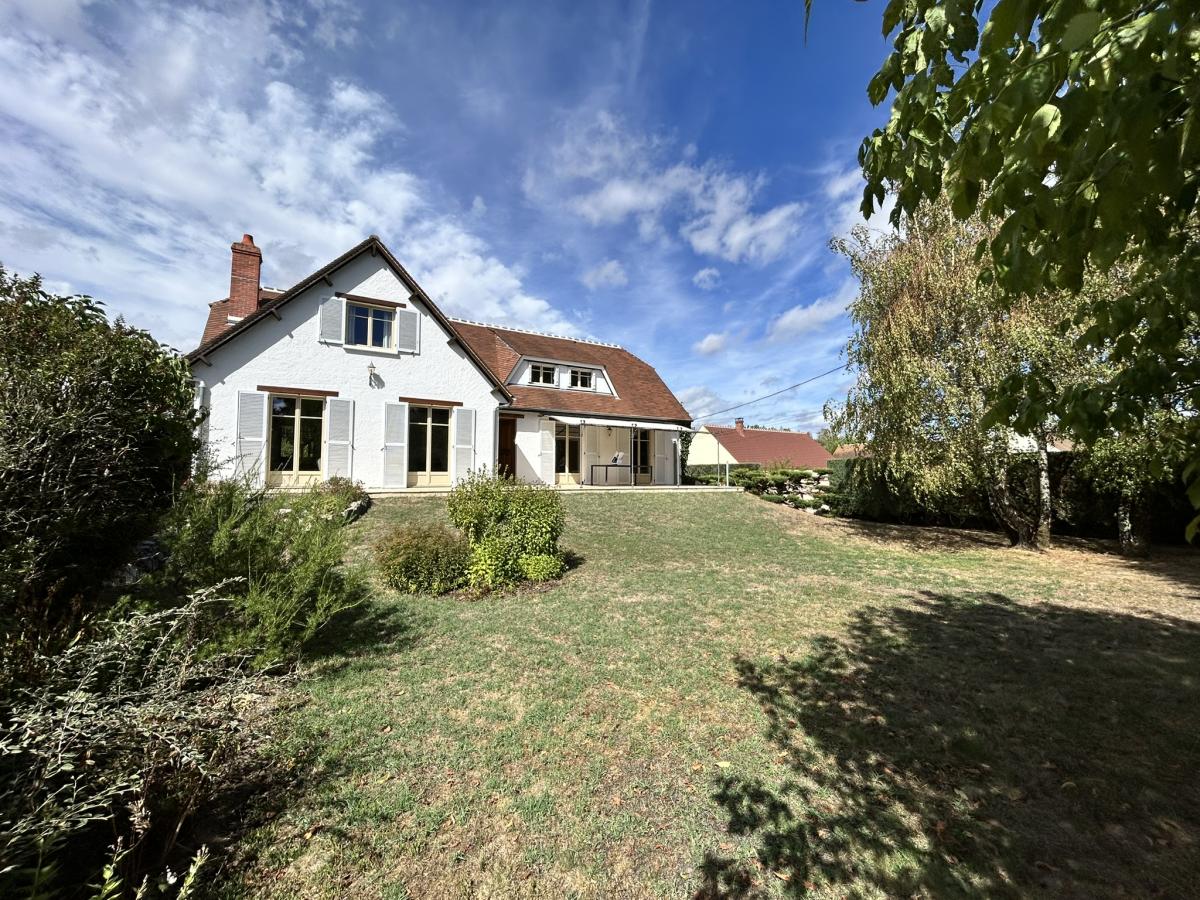 Maison 7 pièces 152 m² · à Donnery · 152 m² · 359 900 €