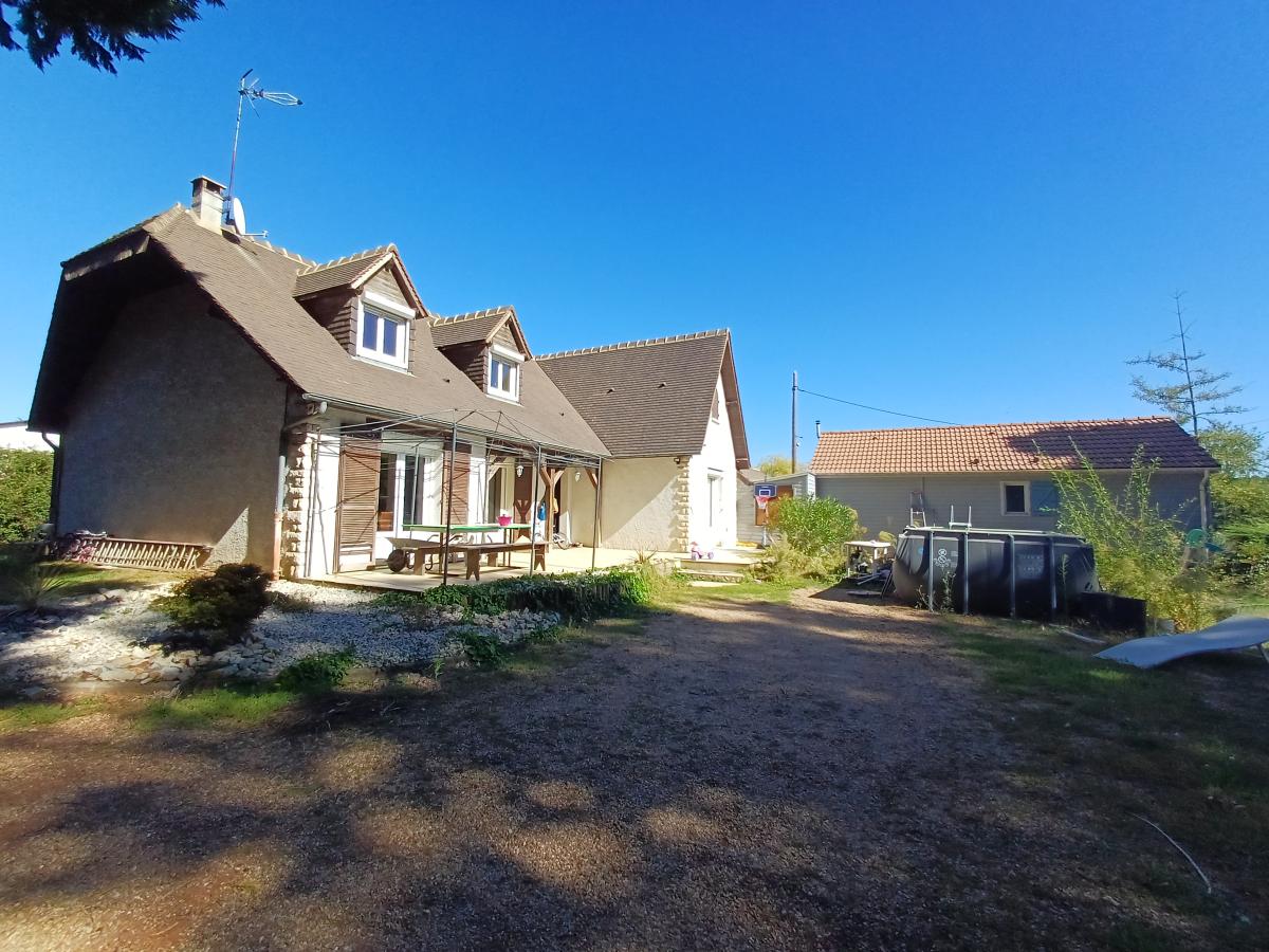 Maison 7 pièces 156 m² · à Changé · 156 m² · 231 000 €