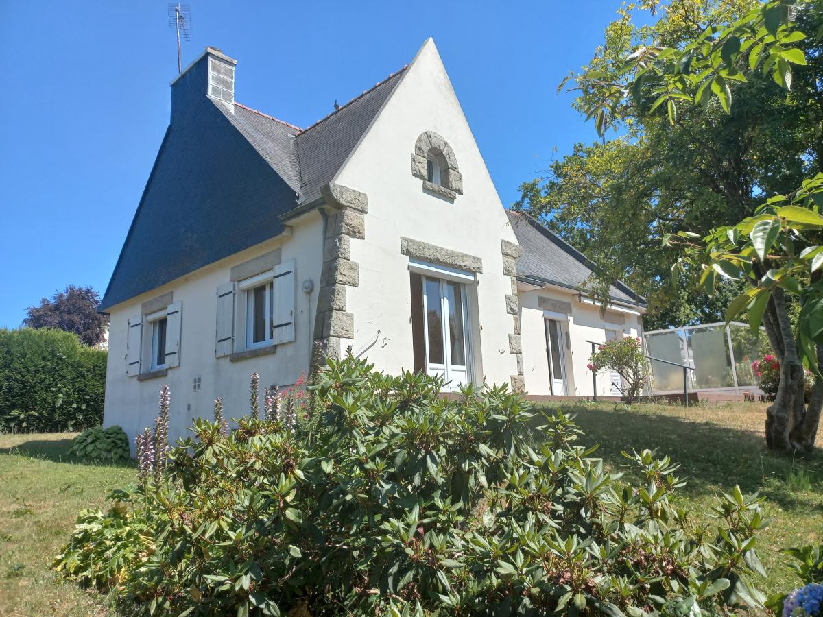 Maison 6 pièces 144 m² · au Mené · 144,4 m² · 249 900 €
