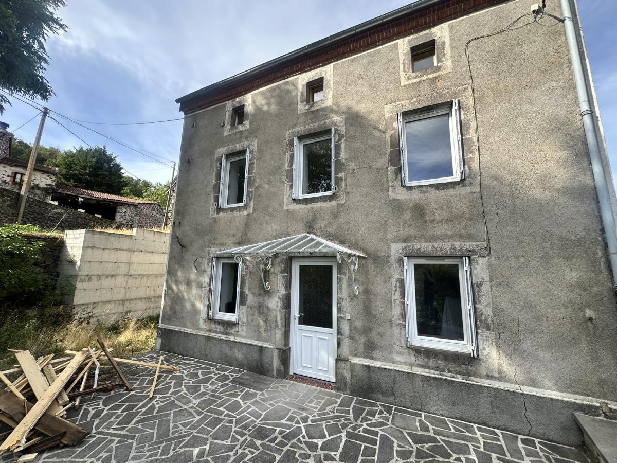 Maison 175 m² · à Massiac · 175 m² · 127 200 €