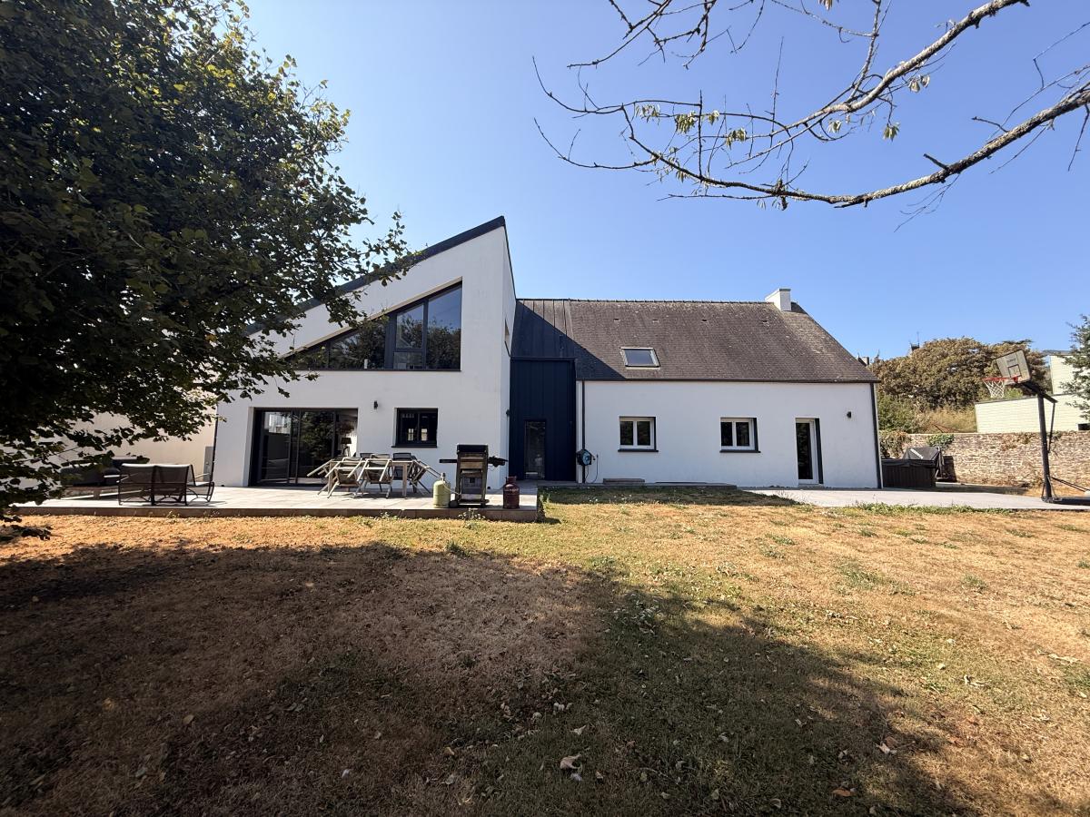 Maison 7 pièces 226 m² · à Plumergat · 226 m² · 580 000 €