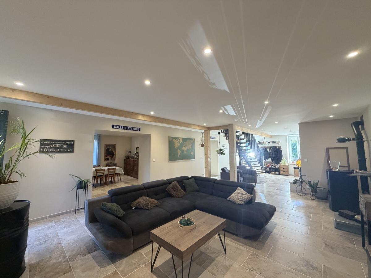 Maison 232 m² · à Oyonnax · 232 m² · 368 000 €