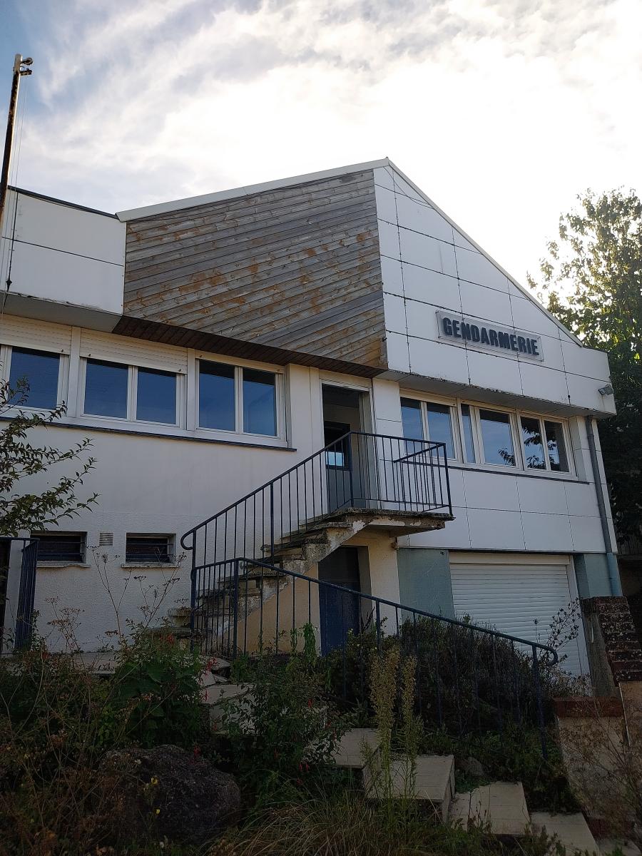Immeuble 171 m² · à Aubigny-en-Artois · 171 m² · 156 000 €