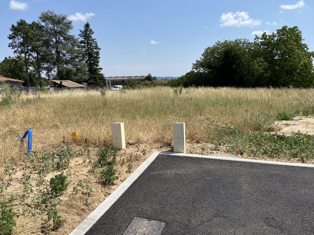 Terrain 595 m² · à Saint-Maurice-de-Gourdans · 170 000 €
