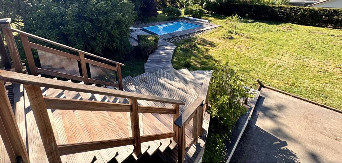 Maison 268 m² · à Montferrand-le-Château · 268 m² · 495 000 €
