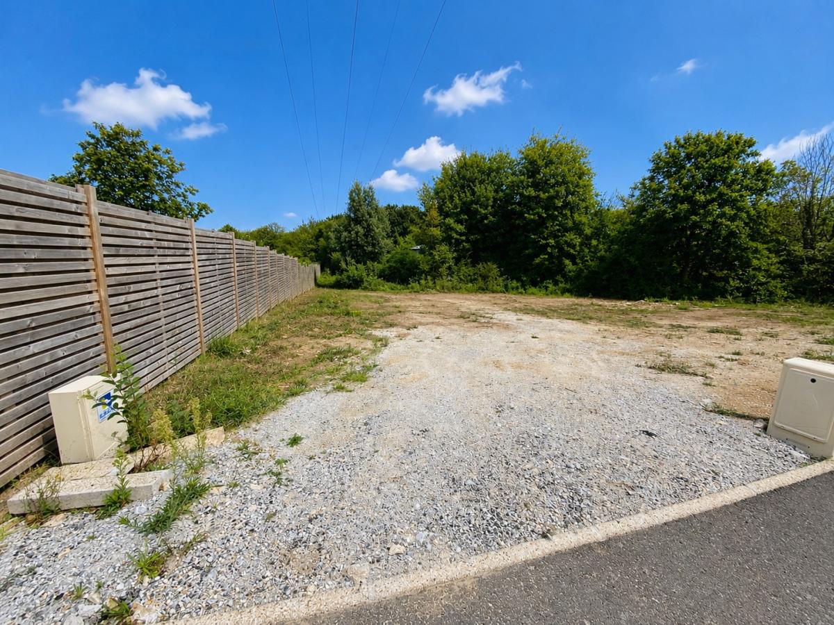 A vendre : Terrain - 688m² - Plescop (56890) · 104 600 €