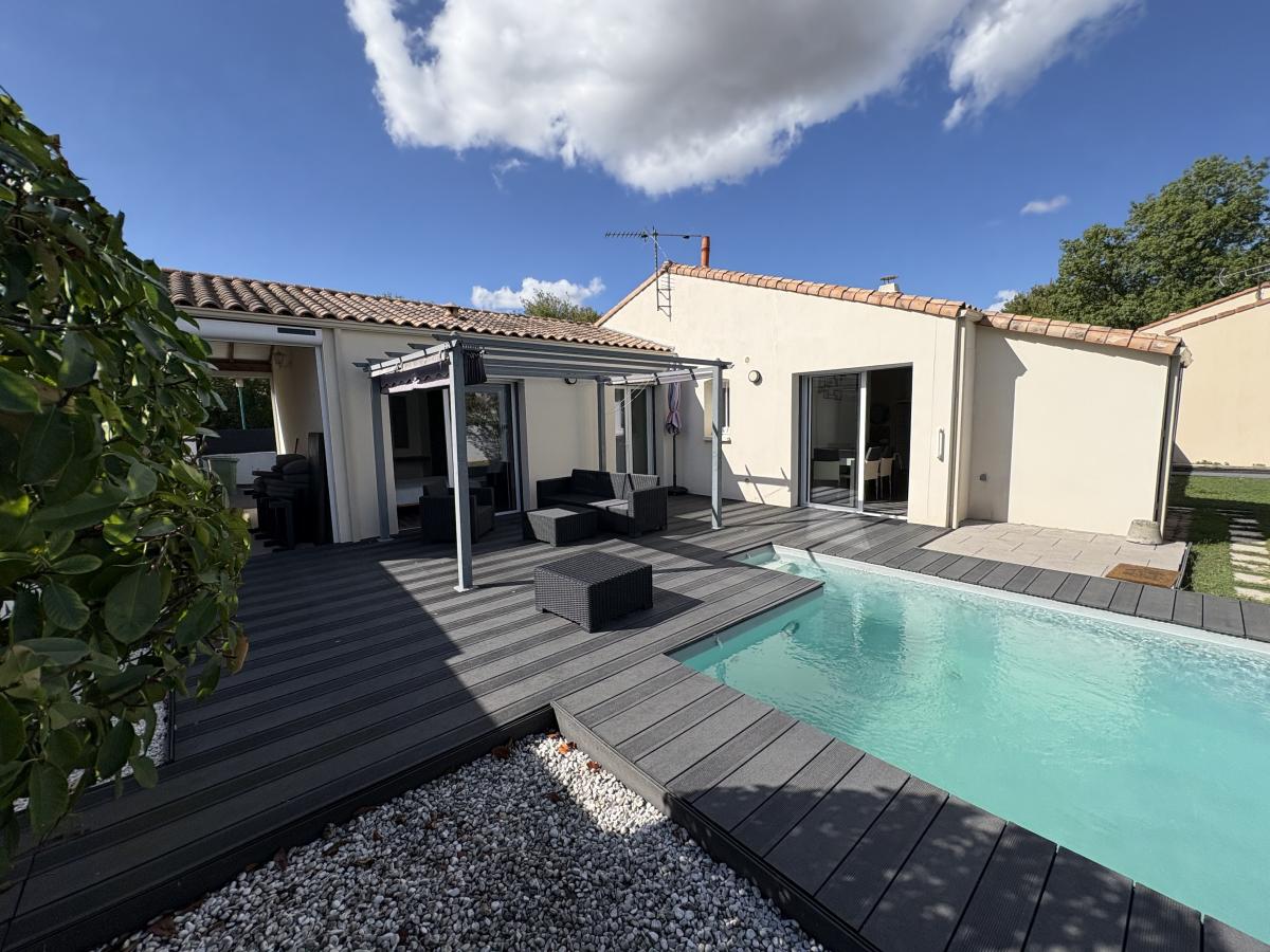 Maison 5 pièces 129 m² · à Vouillé · 129 m² · 322 400 €