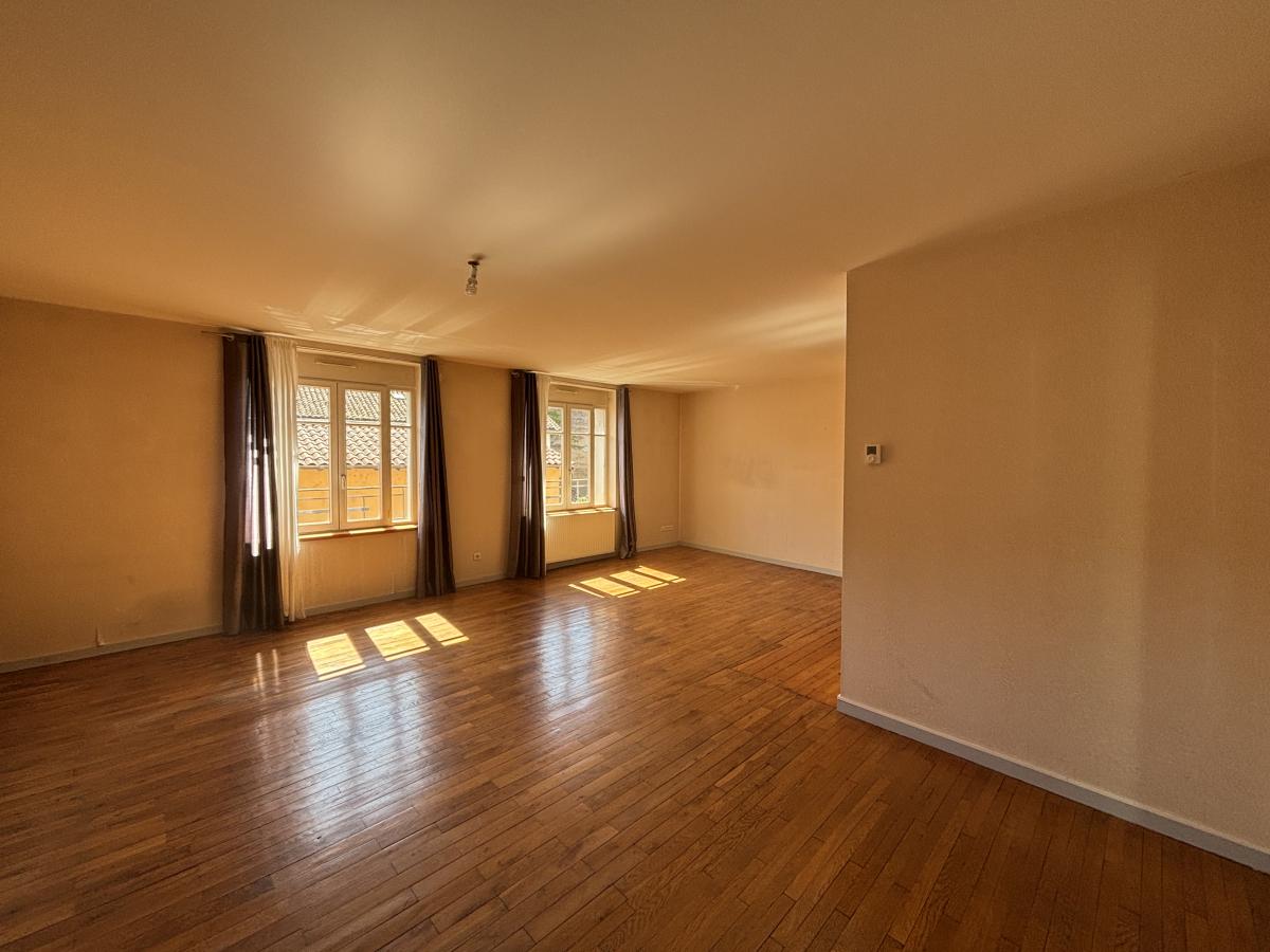 Appartement 4 pièces 120 m² · à Châtillon-sur-Chalaronne · 120 m² · 985 €/mois