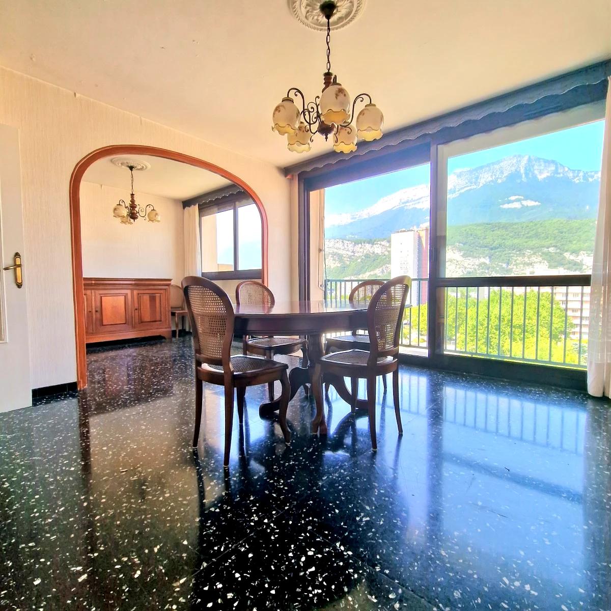 Appartement 3 pièces 67 m² · à Échirolles · 67,2 m² · 85 000 €
