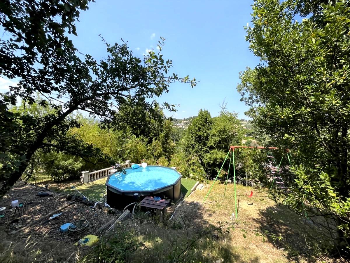 Maison 8 pièces 156 m² · à Saint-Hilaire-de-Brethmas · 156 m² · 250 000 €
