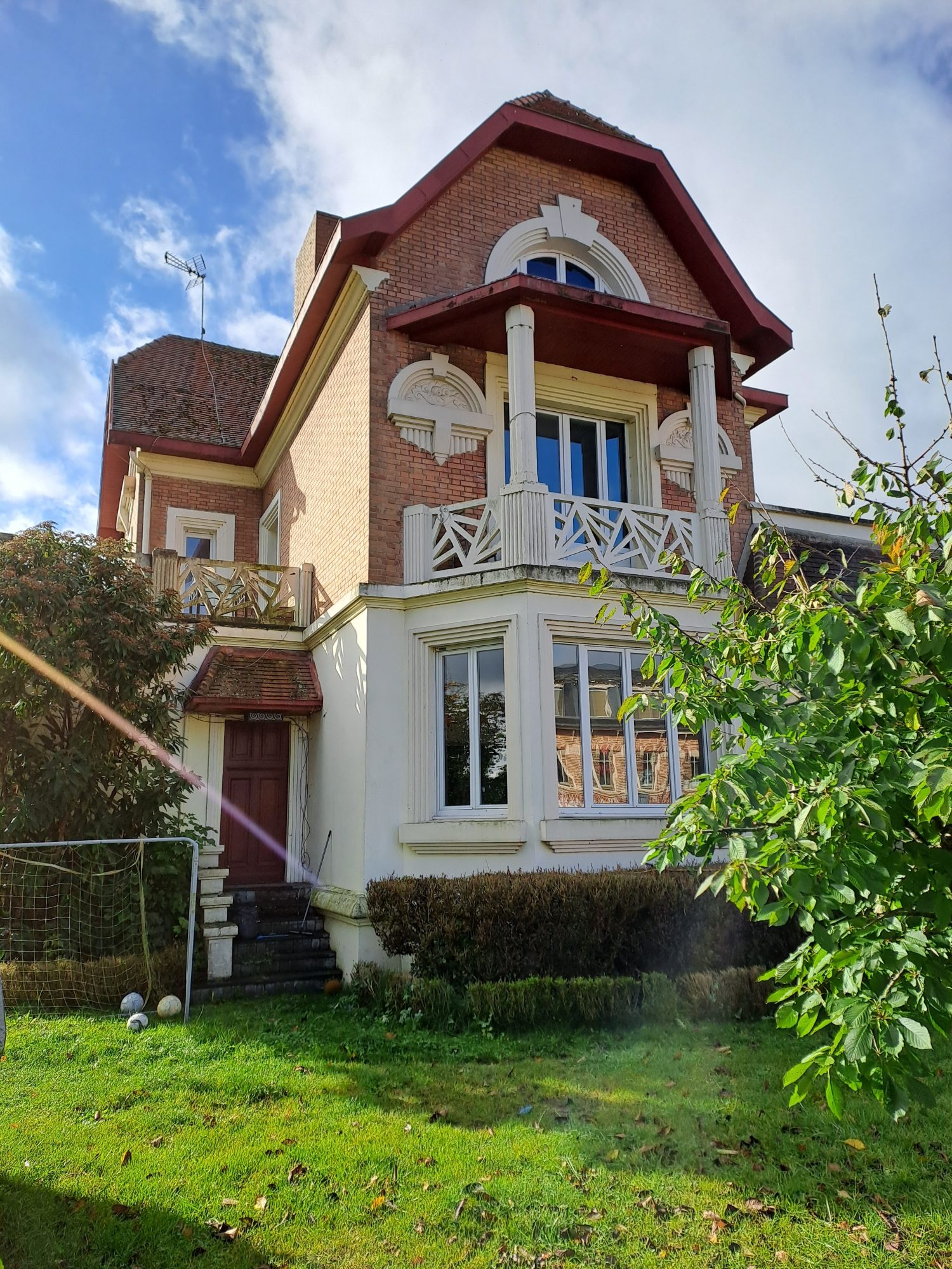Maison 9 pièces 272 m² · à La Fère · 271,9 m² · 193 100 €