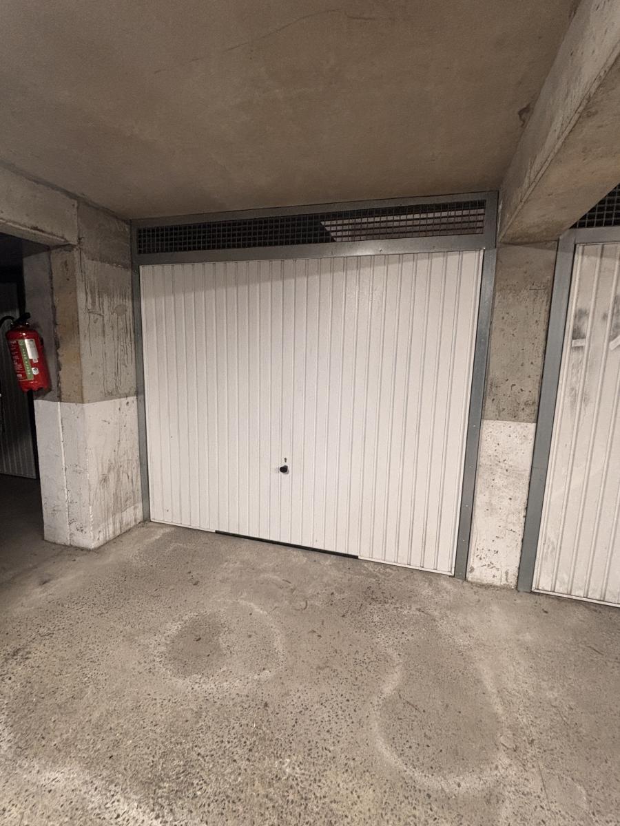 Parking 13 m² · à Angers · 12,8 m² · 32 000 €