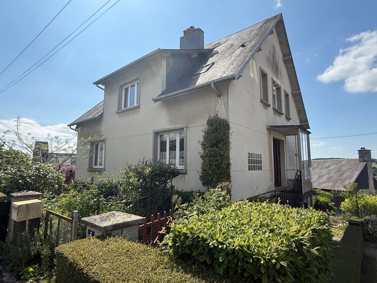Maison 9 pièces 228 m² · à Mortain · 228 m² · 129 488 €
