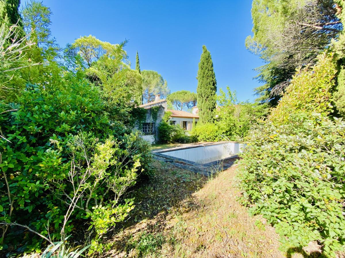 Maison 5 pièces 114 m² · à Castries · 113,9 m² · 450 000 €