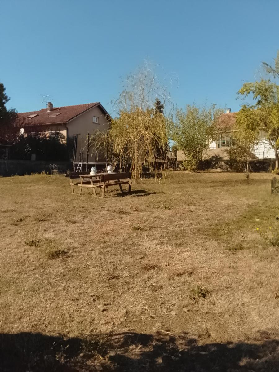 Terrain 720 m² · à Jeandelize · 38 800 €