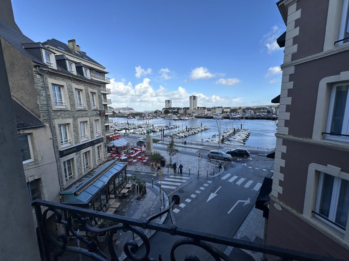 Appartement 84 m² · à Cherbourg-en-Cotentin · 83,5 m² · 225 560 €