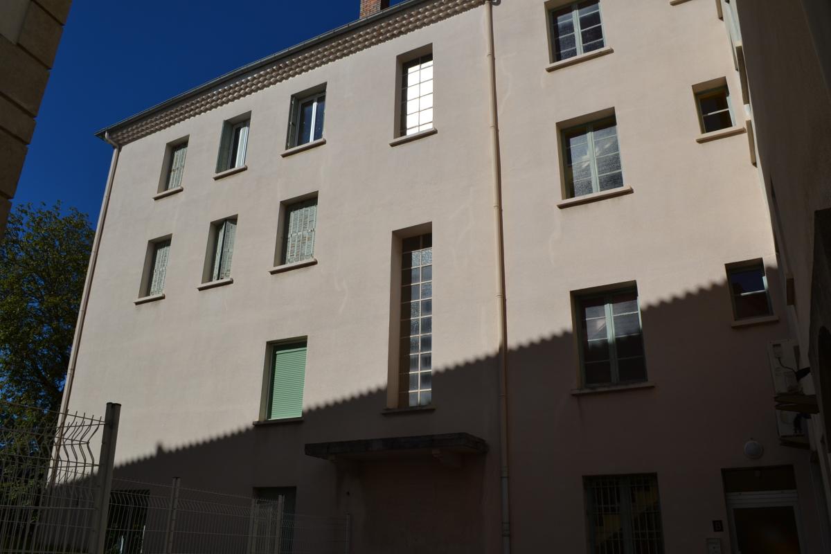 Appartement 3 pièces 61 m² · à Aubenas · 60,5 m² · 65 000 €