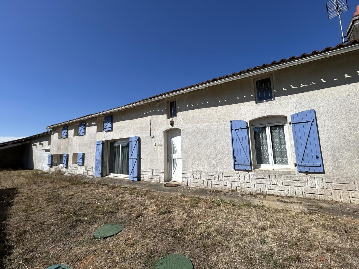 Maison 155 m² · à Brux · 155 m² · 189 000 €