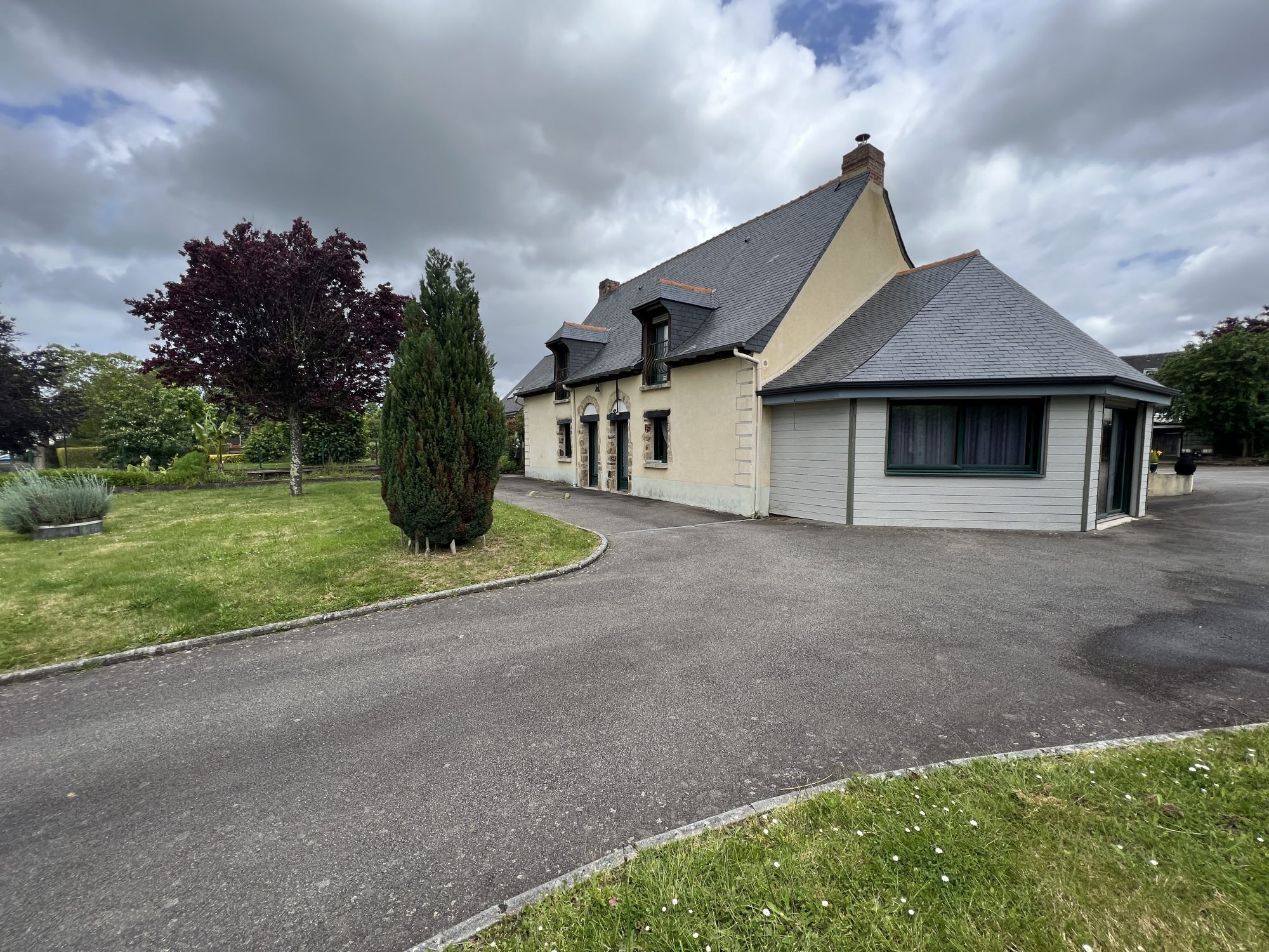Maison 5 pièces 168 m² · à Châteaugiron · 168 m² · 394 880 €