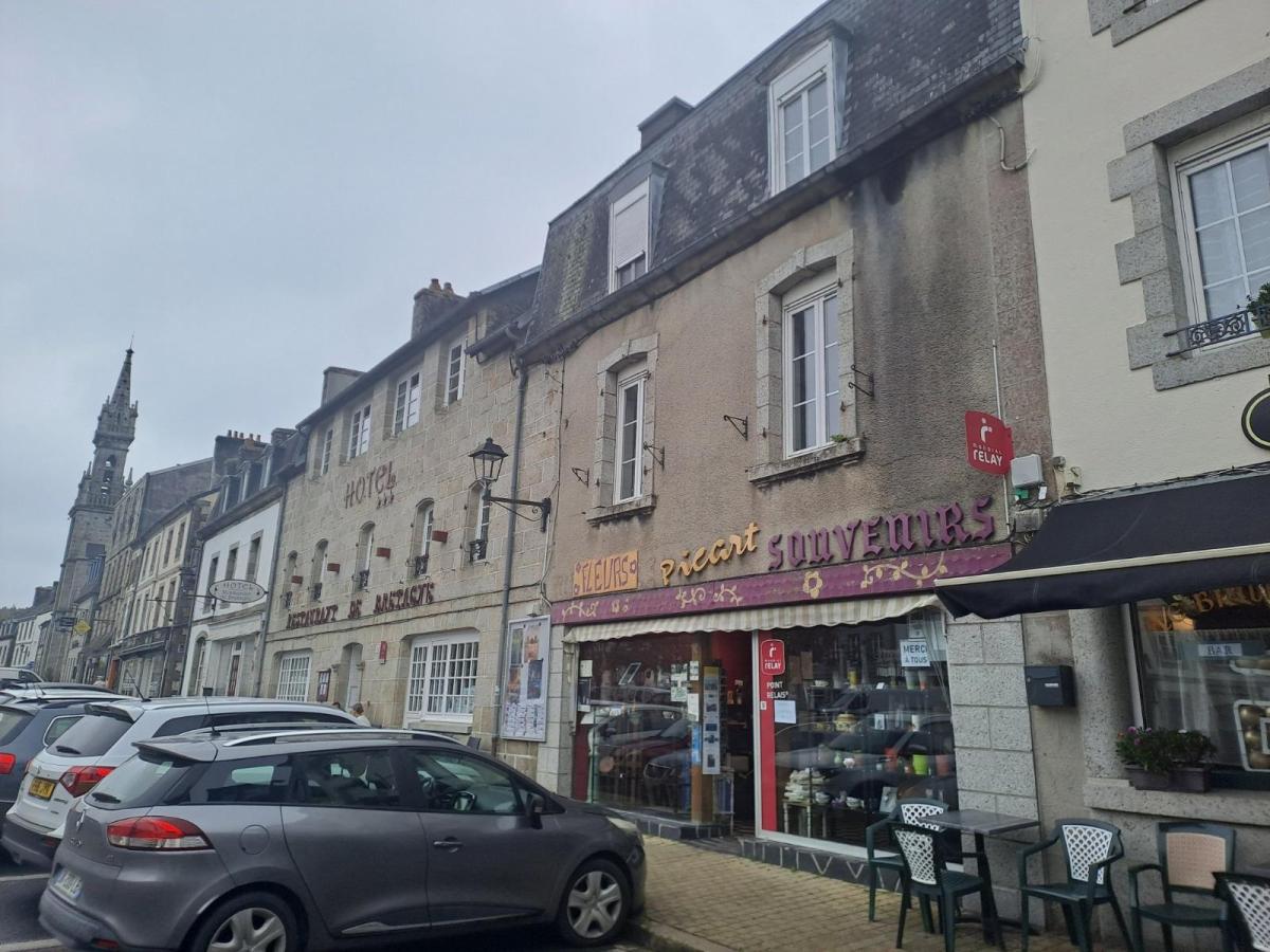 Maison 10 pièces 220 m² · à Huelgoat · 220 m² · 126 600 €