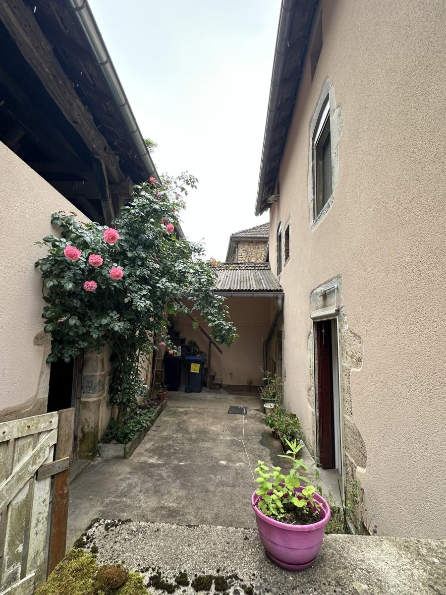 Maison 112 m² · à Port-sur-Saône · 111,8 m² · 65 000 €