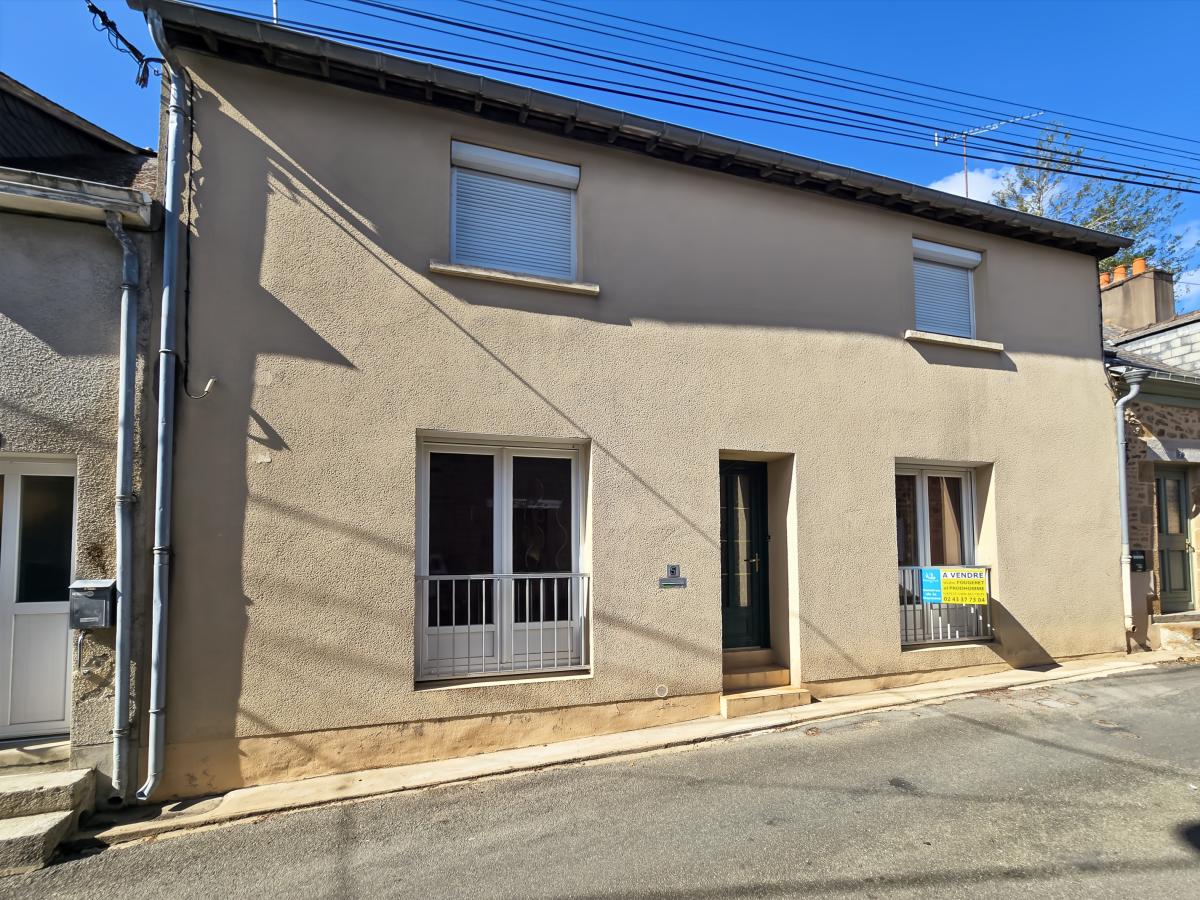 Maison 4 pièces 100 m² · à Ernée · 100 m² · 76 160 €