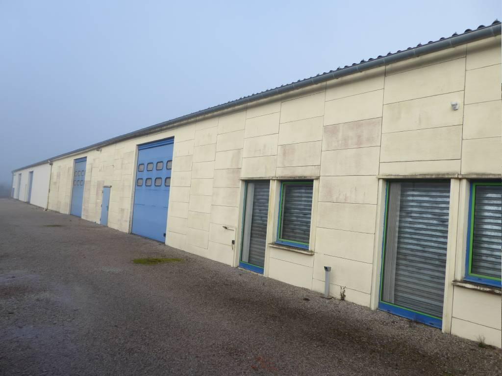 Réseau des notaires · à L'Aigle · 887 m² · 310 800 €