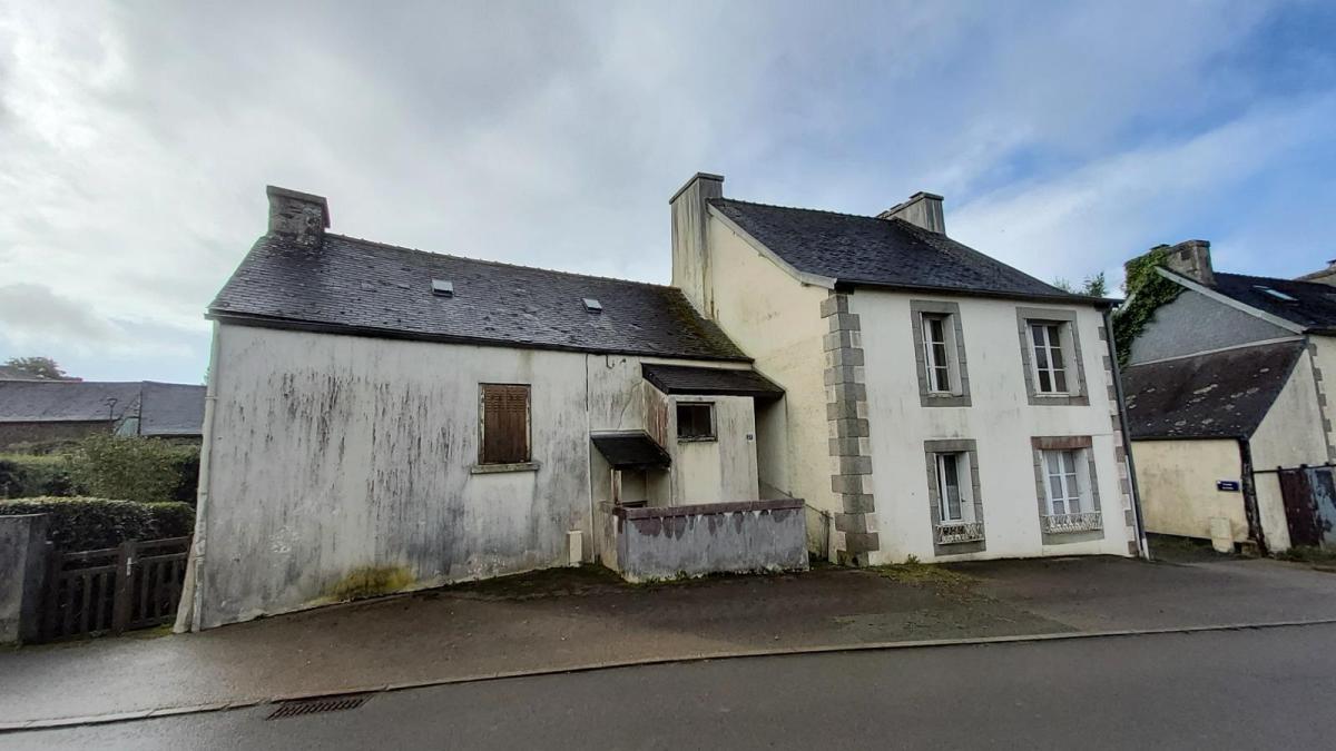 Maison 5 pièces 87 m² · à Poullaouen · 87 m² · 68 250 €