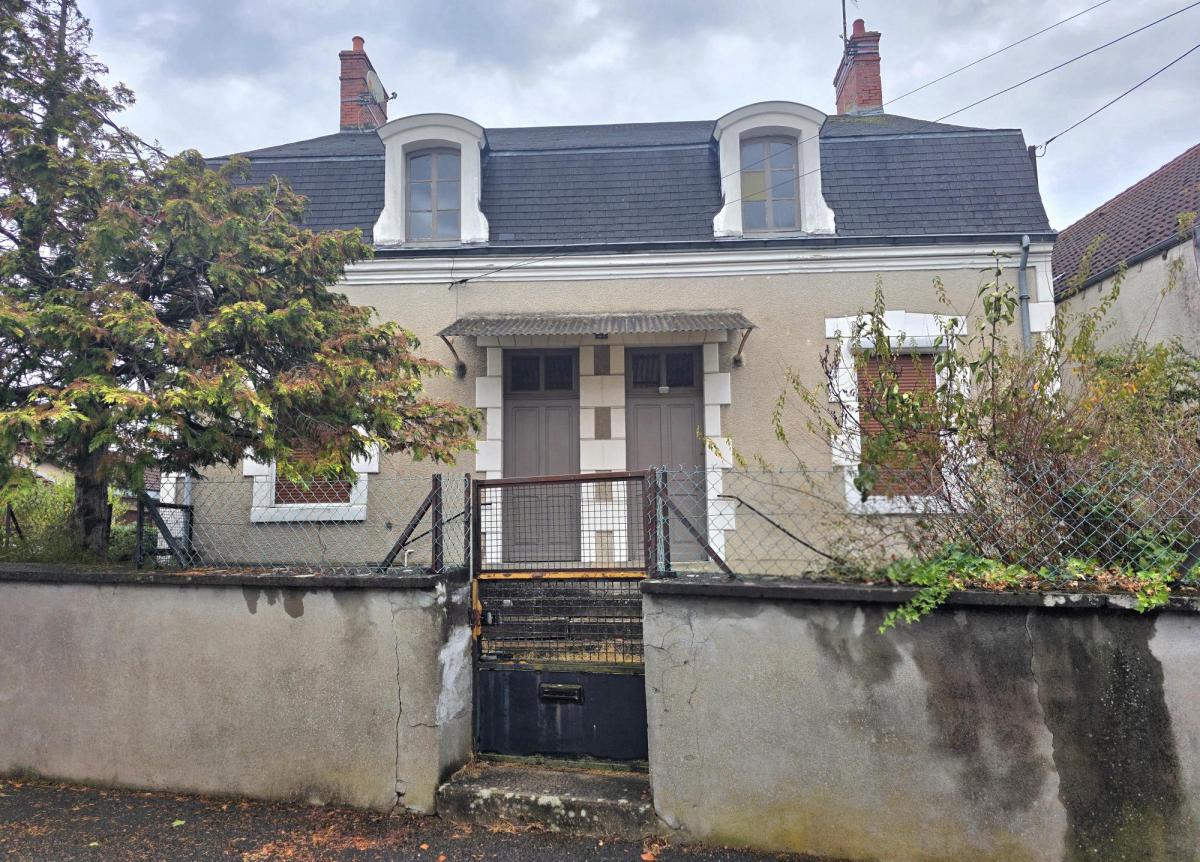 Maison 3 pièces 95 m² · à Vierzon · 95 m² · 74 800 €