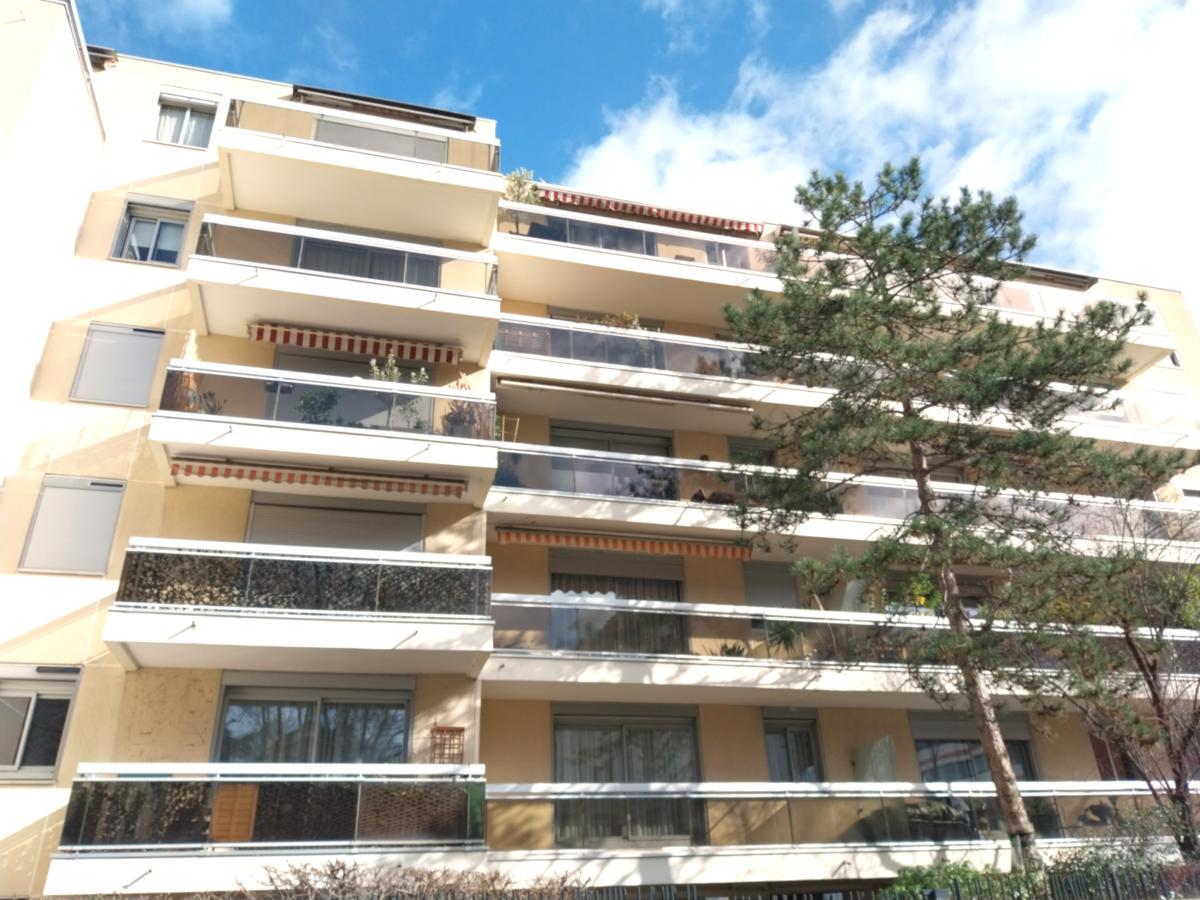 Appartement 1 pièce 38 m² · à Issy-les-Moulineaux · 37,5 m² · 260 000 €