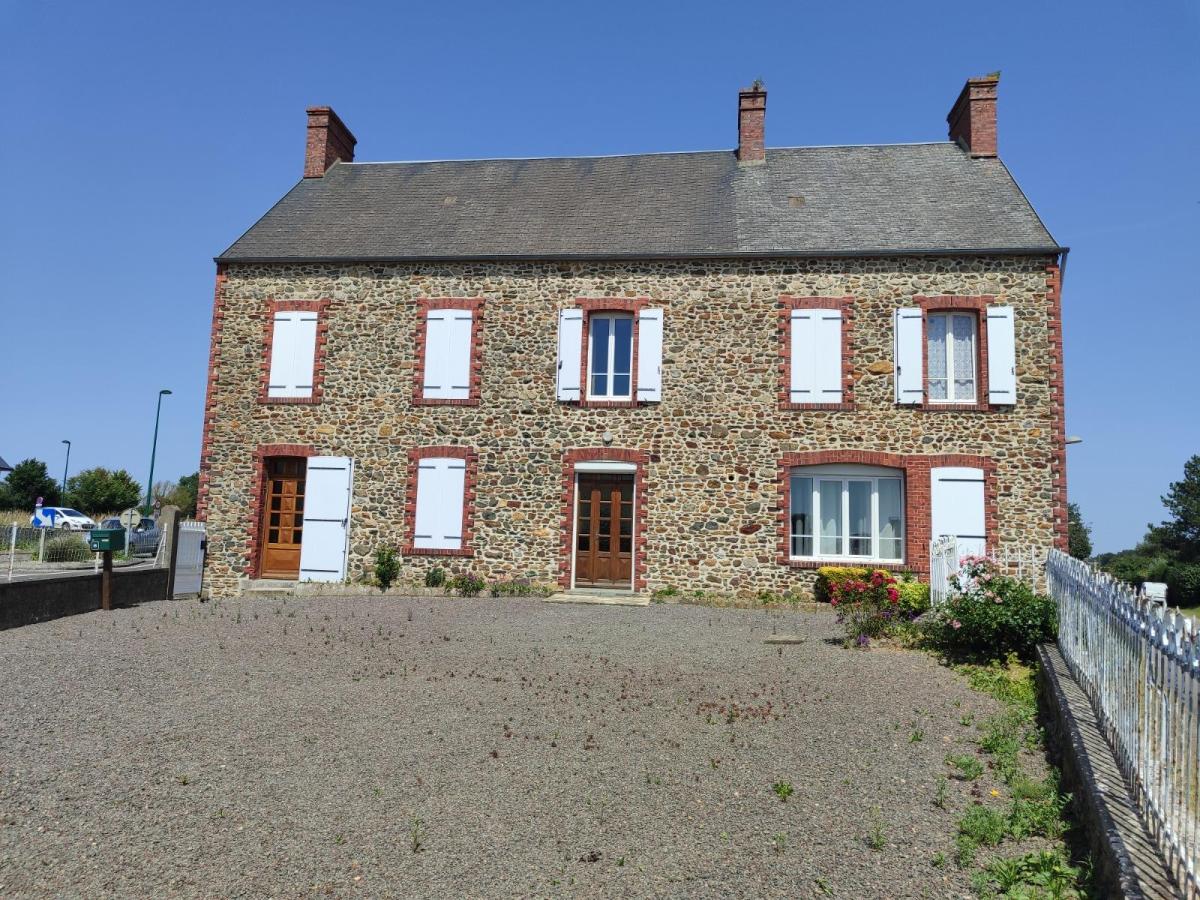 Maison 10 pièces 108 m² · à Tourville-sur-Sienne · 108 m² · 191 696 €
